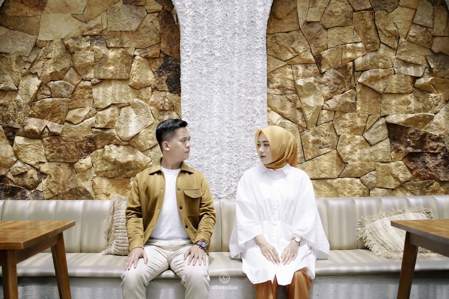 Undangan Pengajian Menjelang Pernikahan - Devi & Regina